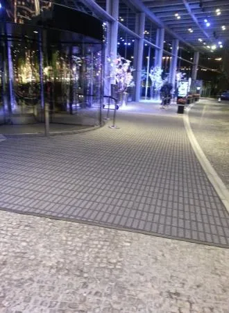 BLACK CARPET 1M
